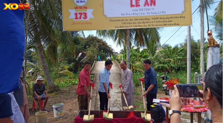 Xo88 cùng người dân làm lễ khởi công xây đập nước